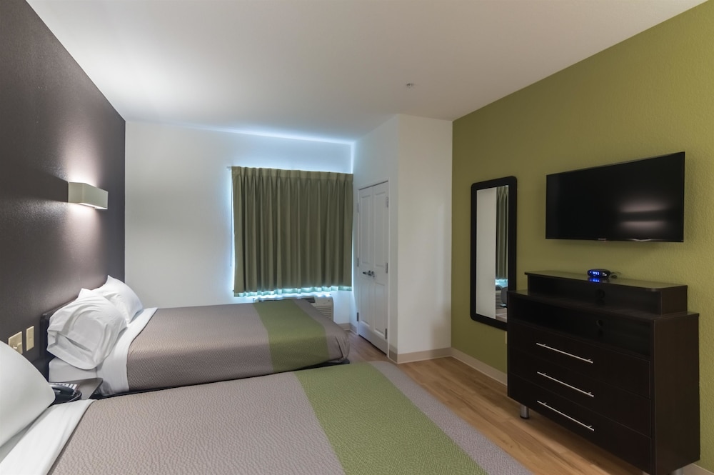 Deluxe Room, 2 Queen Beds, Non Smoking, Kitchenette photo 2