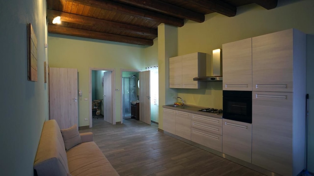 Apartment photo 2
