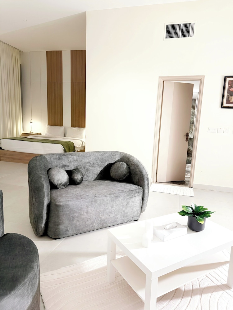Executive Studio, City View