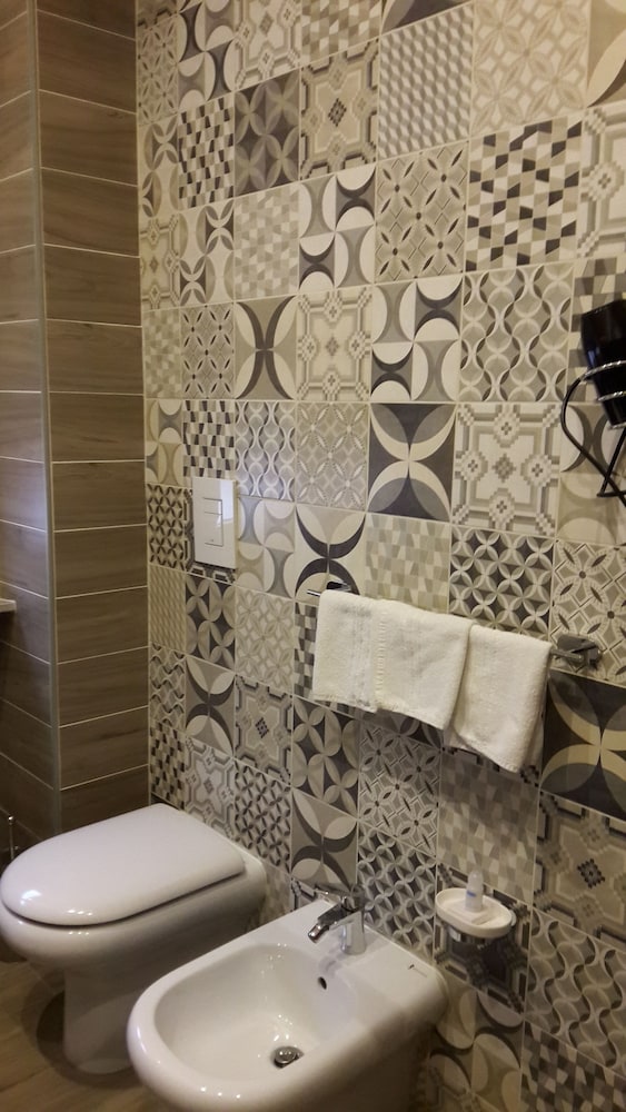 Classic Twin Room - Photo 7