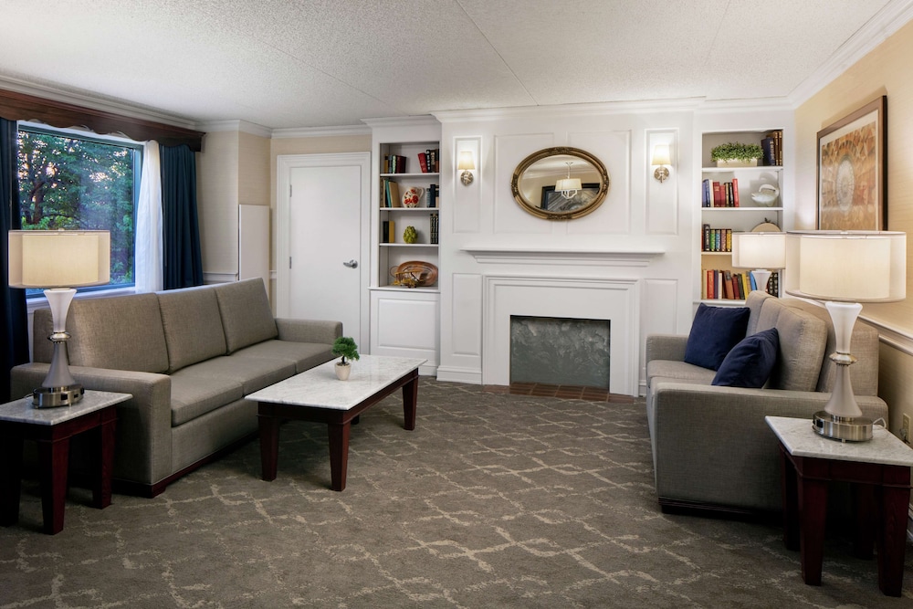 Room (Parlor) photo 3