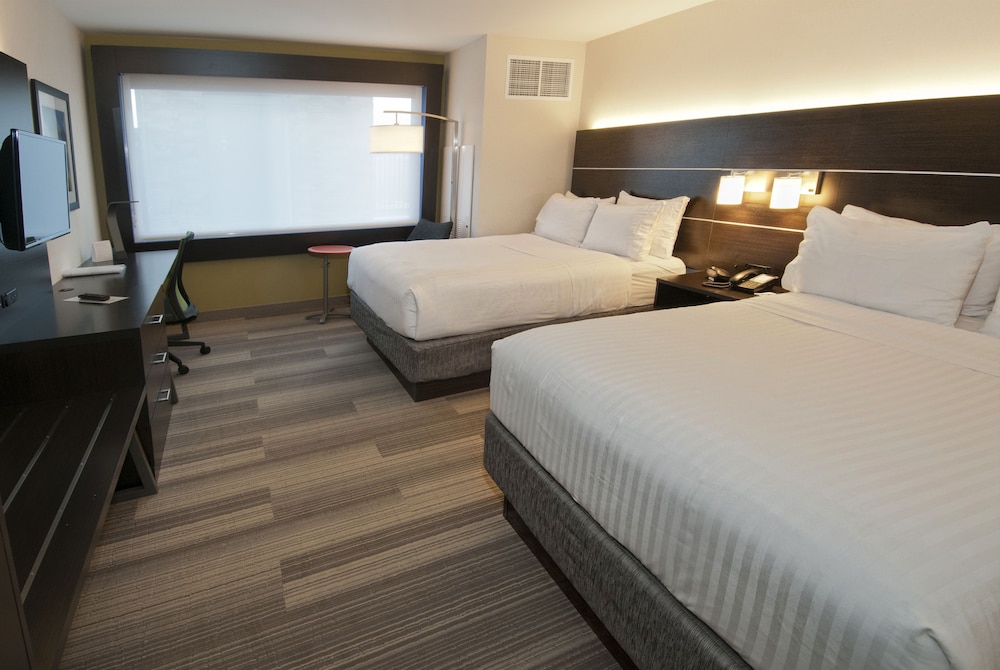 Standard Room, 2 Queen Beds, Accessible (Comm Access)