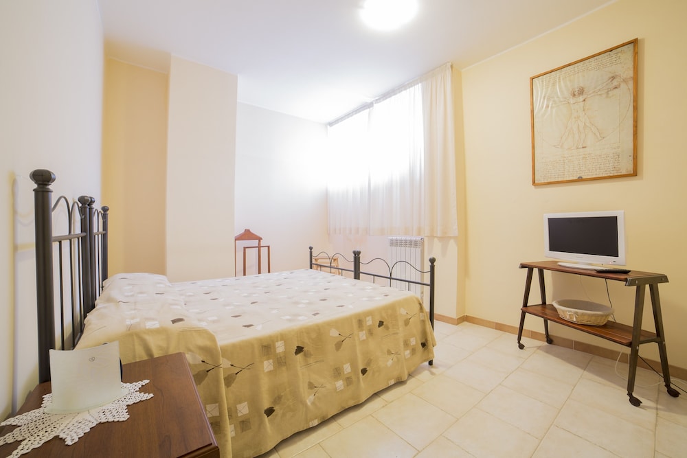 Economy Double Room photo 2