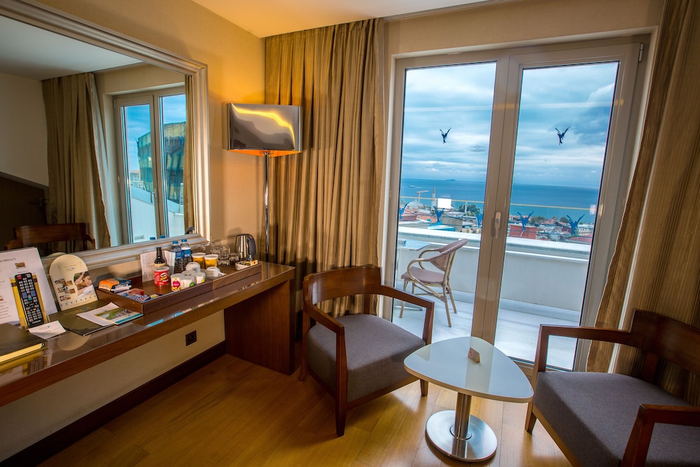 Marmara Deluxe Room, Balcony photo 1