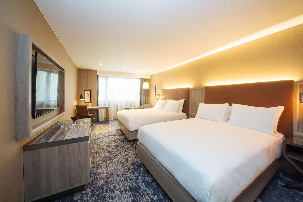 Deluxe Room, 2 Queen Beds photo 2