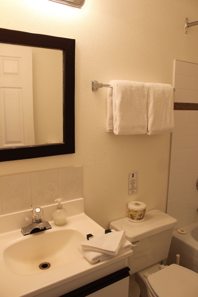 Double Inn Room - Ocean View With Balcony photo 3