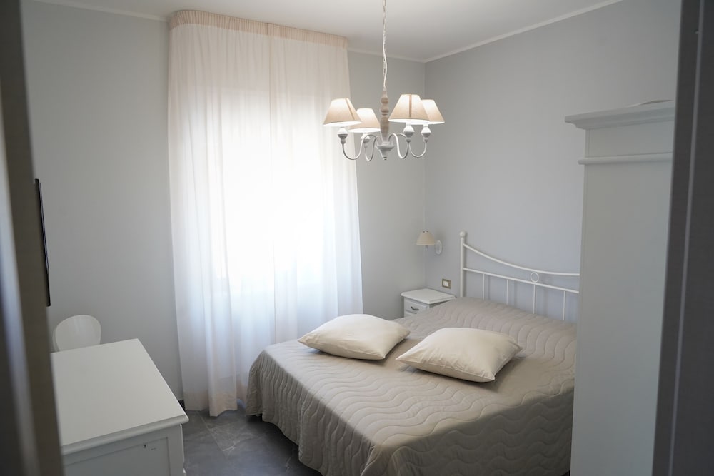 Family Room - Photo 7