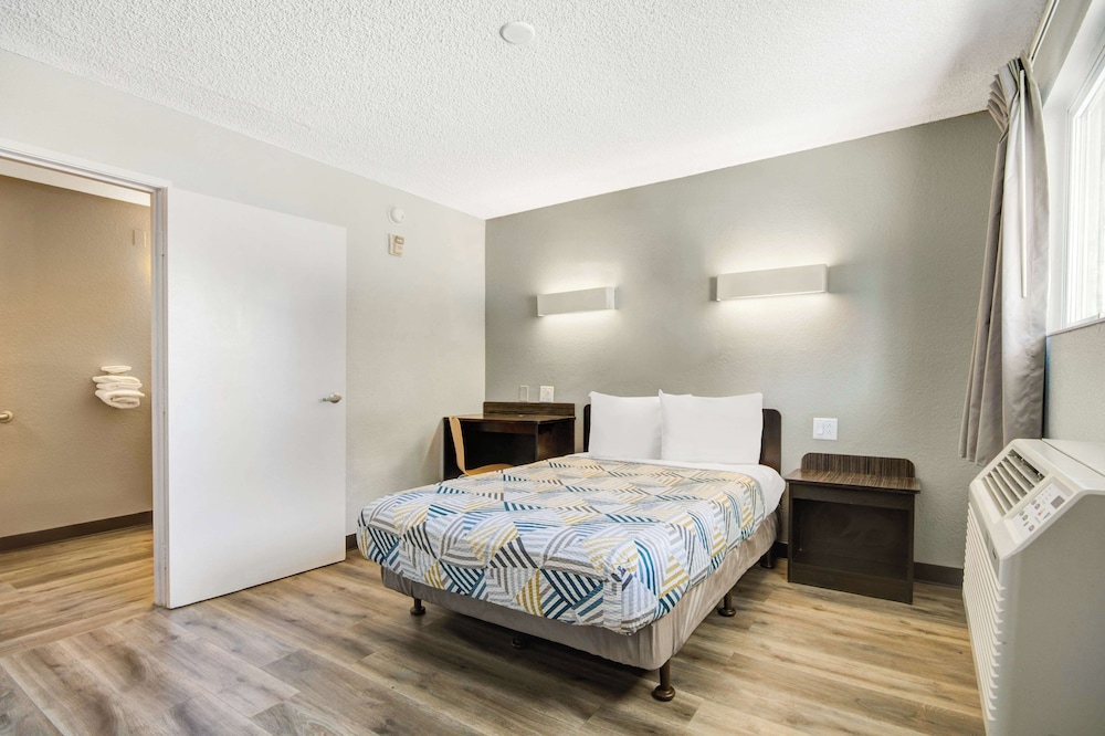 Deluxe Room, 1 Double Bed, Accessible, Non Smoking photo 1