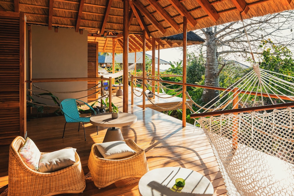 Bungalow, 1 King Bed, Connecting Rooms, Garden View