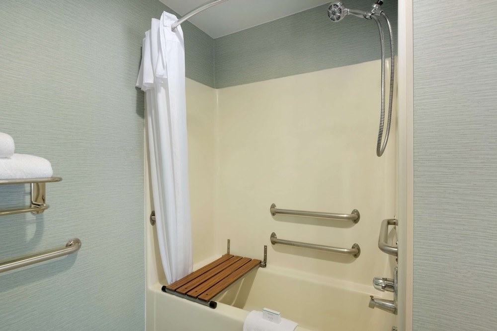 Suite, 1 Queen Bed with Sofa bed, Accessible - Photo 5