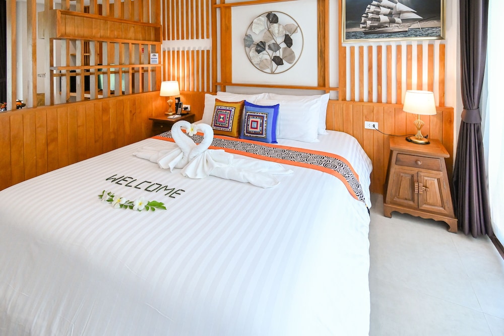 2 Bedroom Jacuzzi Villa - Photo 8