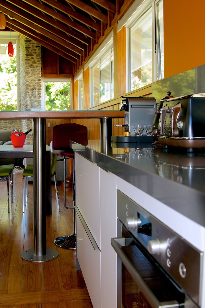 Luxury Cottage, 1 King Bed, Kitchen, Mountain View photo 3
