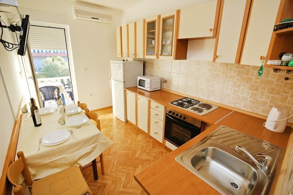 Apartment (A4) photo 3