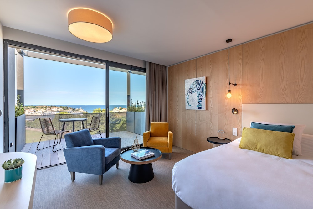 Deluxe Room, Balcony, Sea Facing photo 1