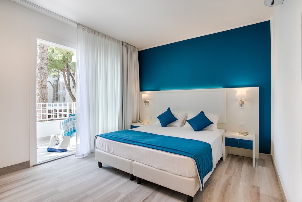Classic Double Room, Terrace photo 2