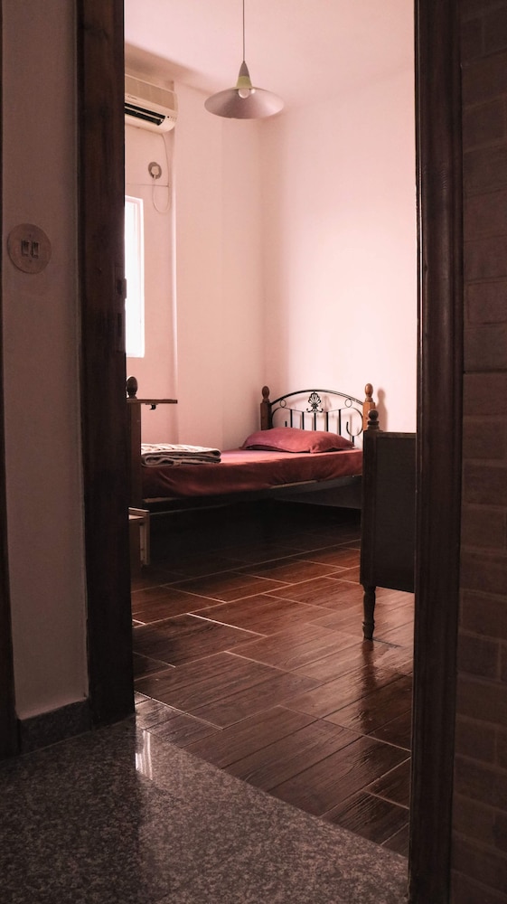 Standard Single Room, 2 Twin Beds, Mountain View