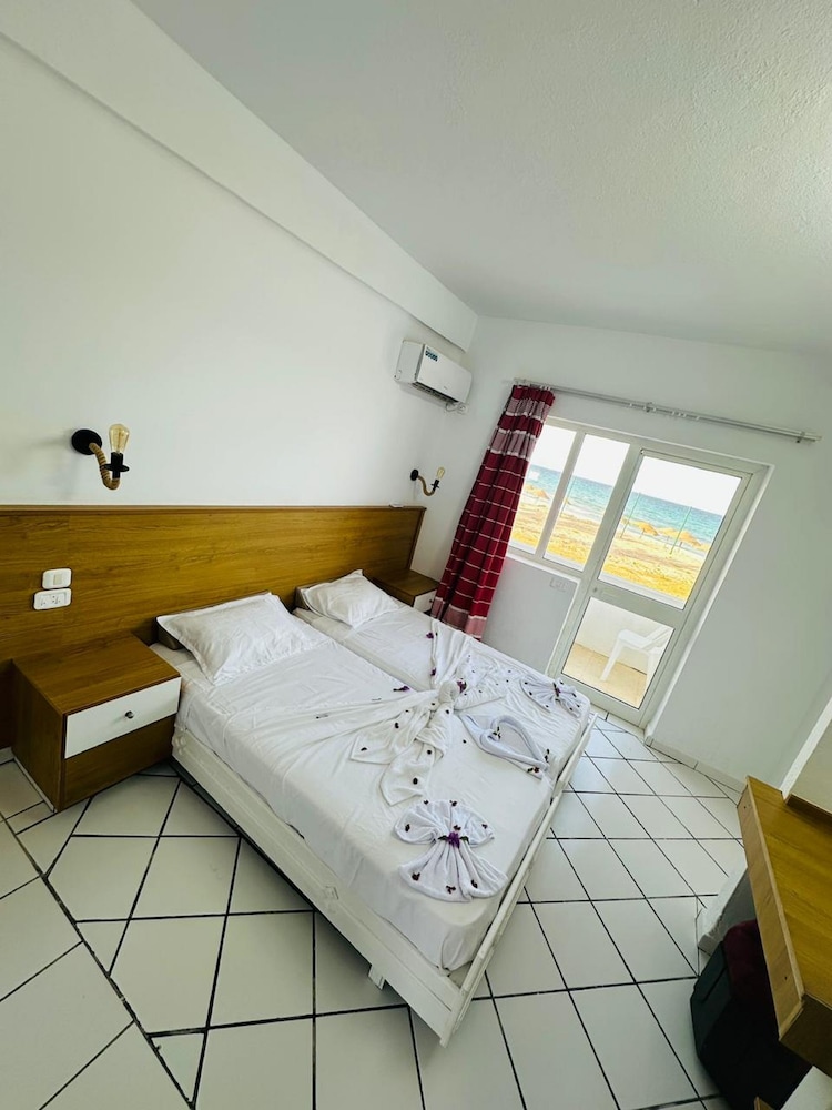 Triple Room, Sea View - Photo 11