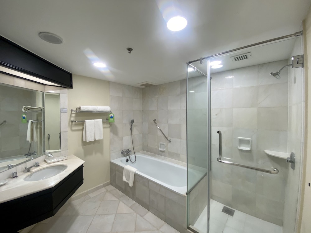 Deluxe King Room - Photo 6