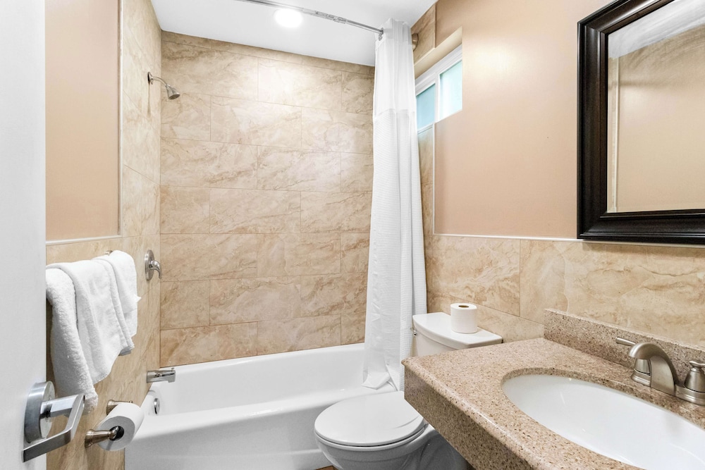 Americas Best Value Inn Avenel Woodbridge, Photo 4