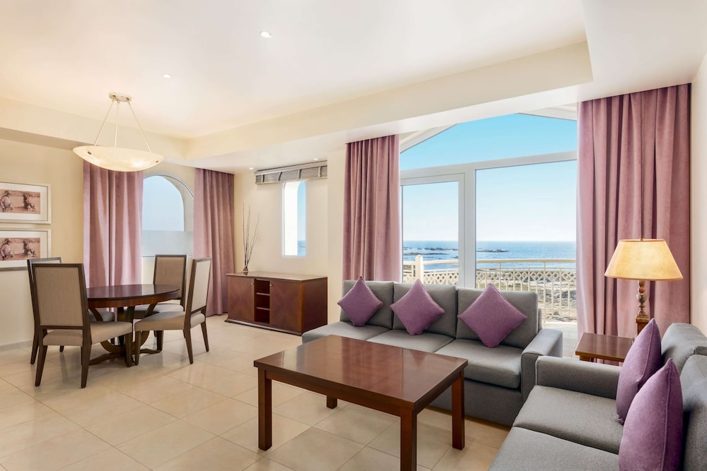 Suite, 1 King Bed, Non Smoking (Wyndham Garden) - Photo 2