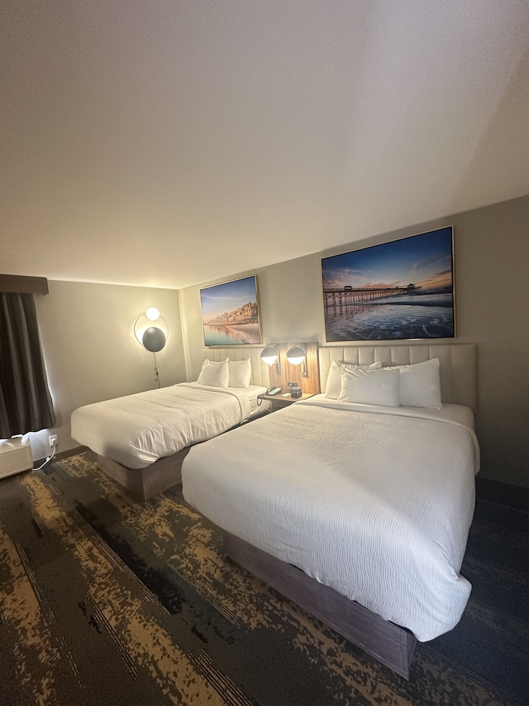 Standard Room, 2 Queen Beds, Non Smoking - Photo 6