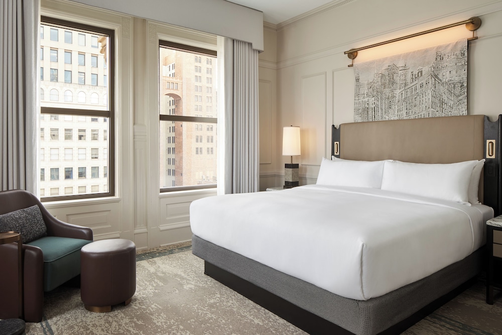 Pfister King Suite - Photo 2