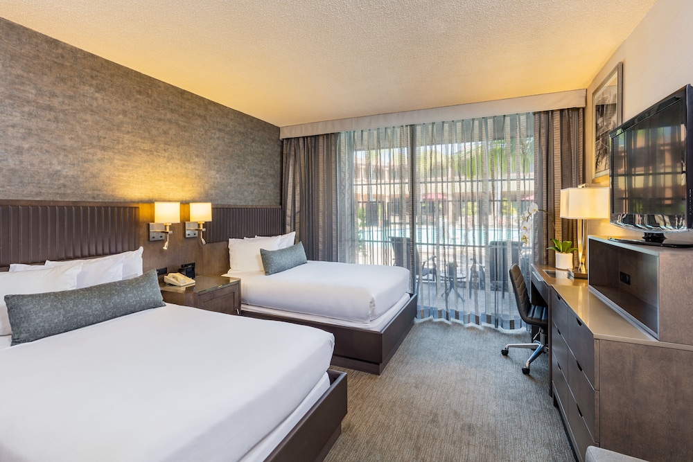 Premier Room, 2 Double Beds - Photo 2