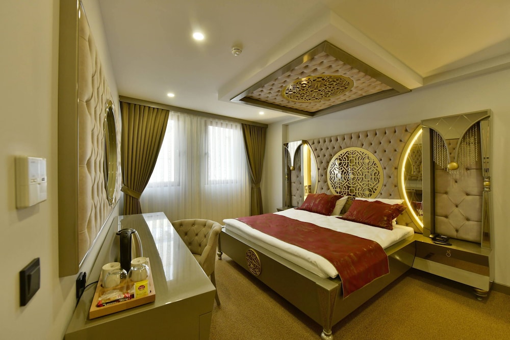 Corner Suite photo 1