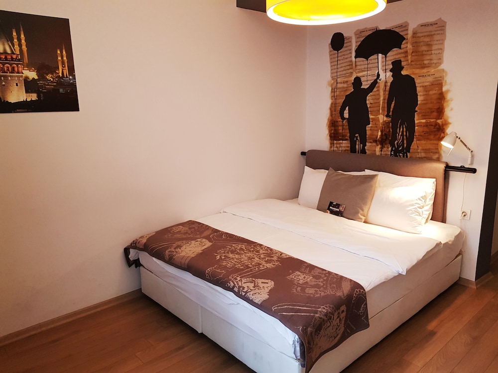 Family Room, 2 Bedrooms photo 3