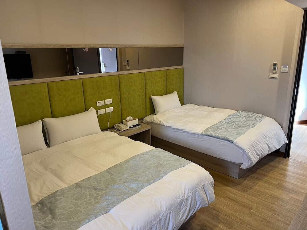 Standard Triple Room, City View