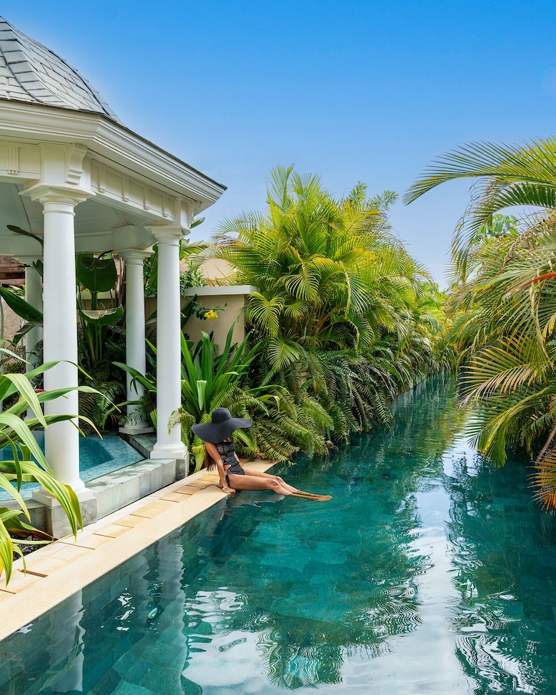 1 bedroom River Villa (private pool - swim up to the river) - Photo 10