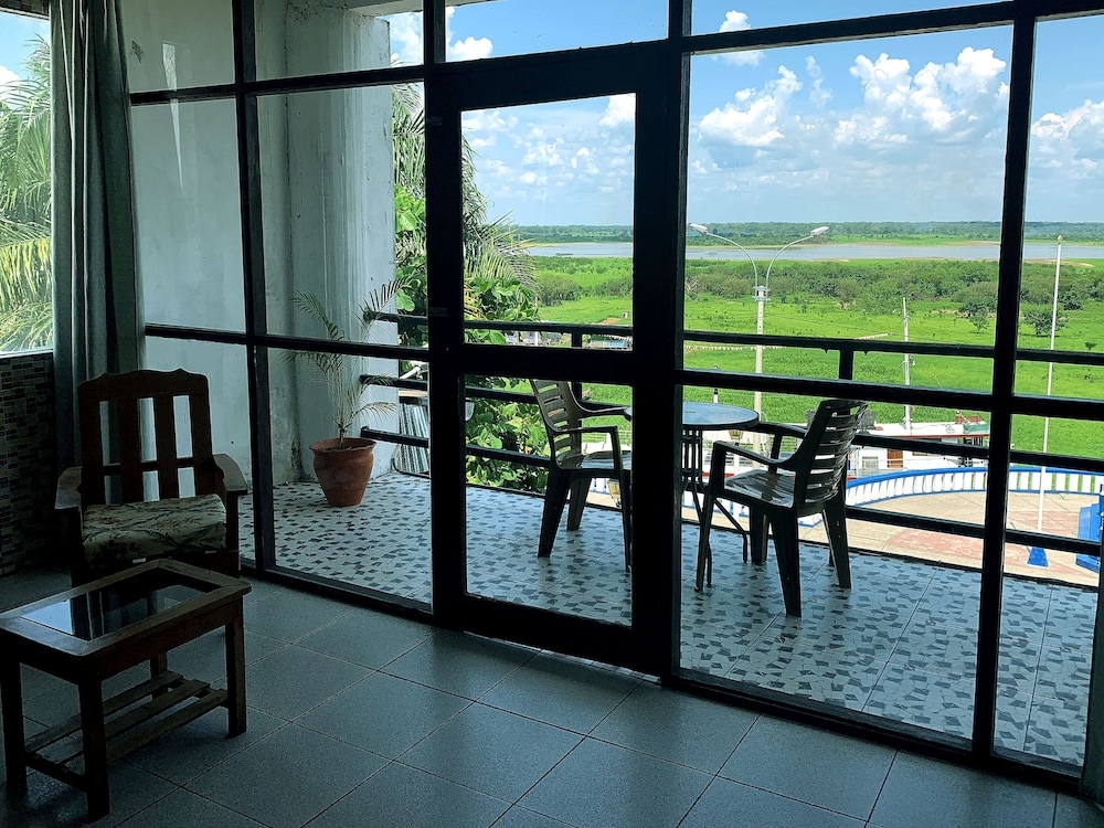 Superior Room, 1 Queen Bed, River View photo 3