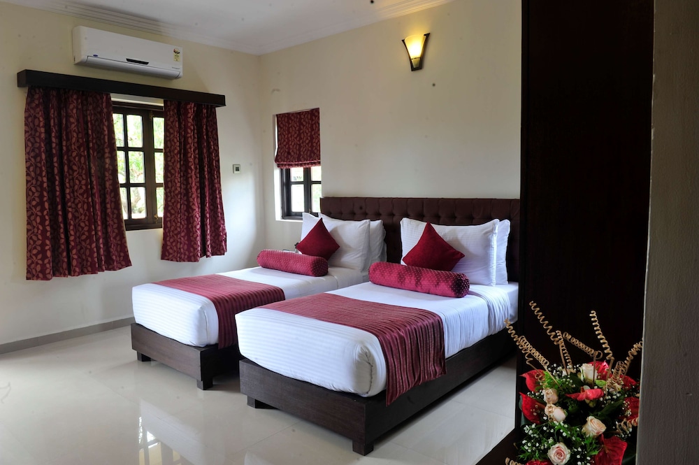 Superior Room, 2 Twin Beds, Balcony photo 2