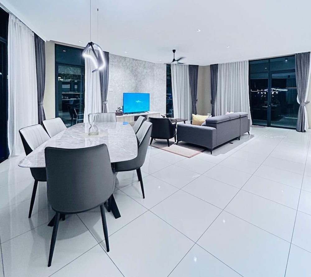 Premier Villa photo 1