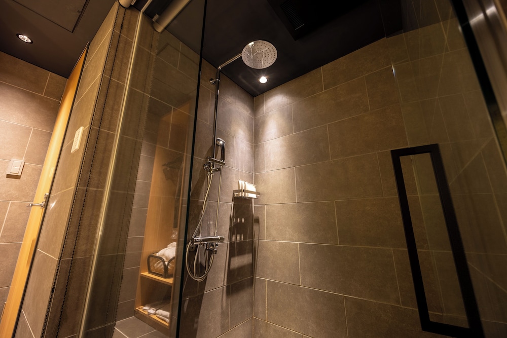 Deluxe Twin Room with Roof Top Open Air Bath - Photo 17