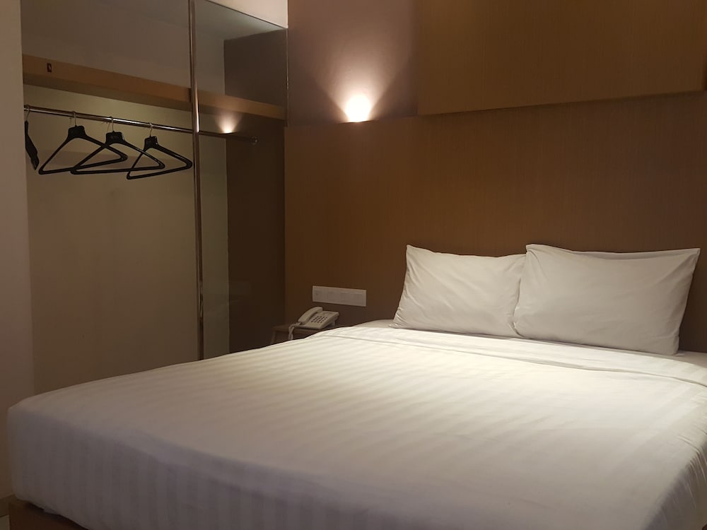 Suite - Photo 7