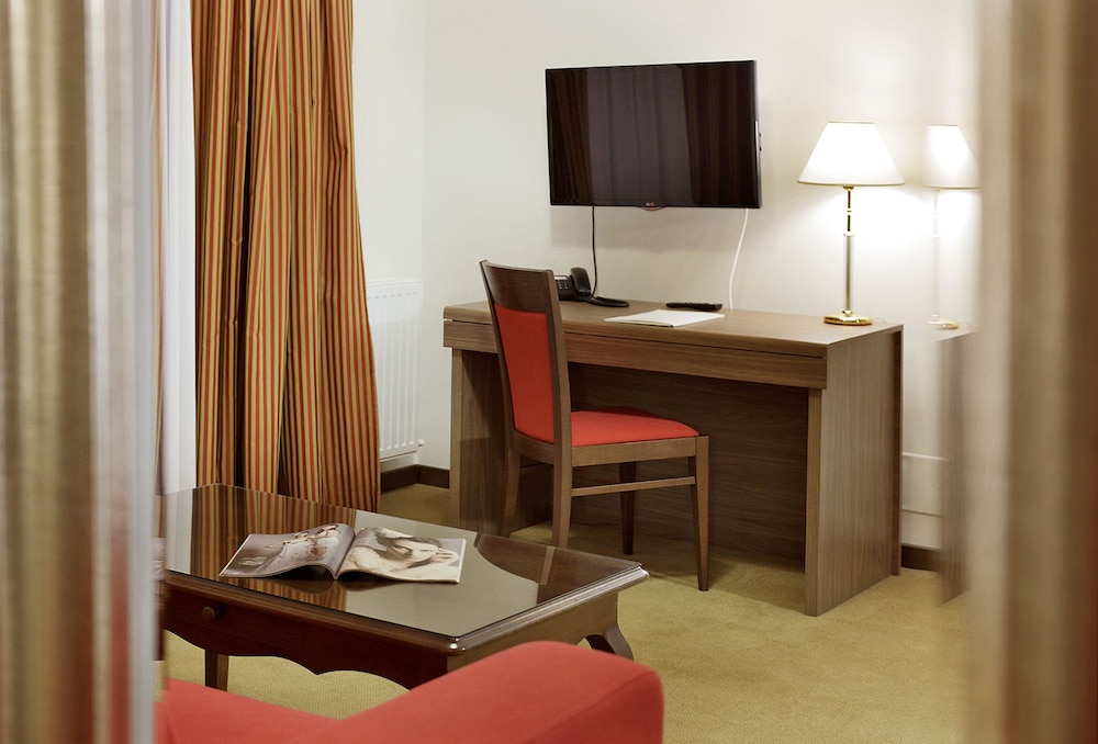 Comfort Suite (2 Adults with Spa Access) photo 3