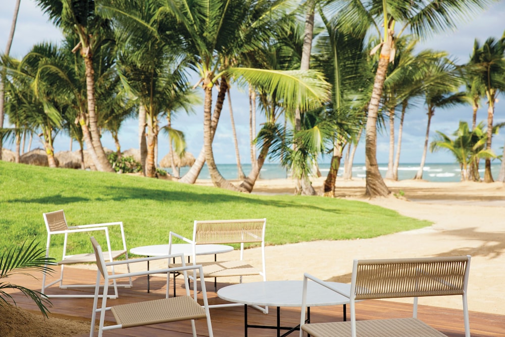 FREE UPGRADE TO EXCELLENCE CLUB TWO-STORY ROOFTOP TERRACE SUITE WITH PLUNGE POOL W/ POOL VIEW photo 3