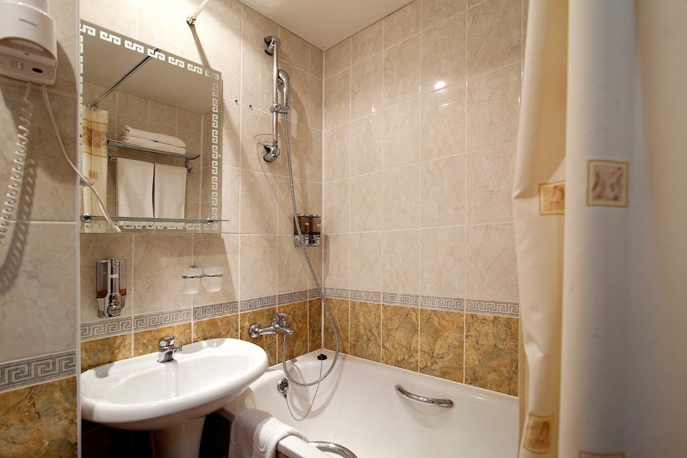 Standard Double Room photo 2