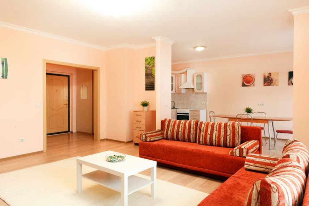 Family Room, 2 Bedrooms