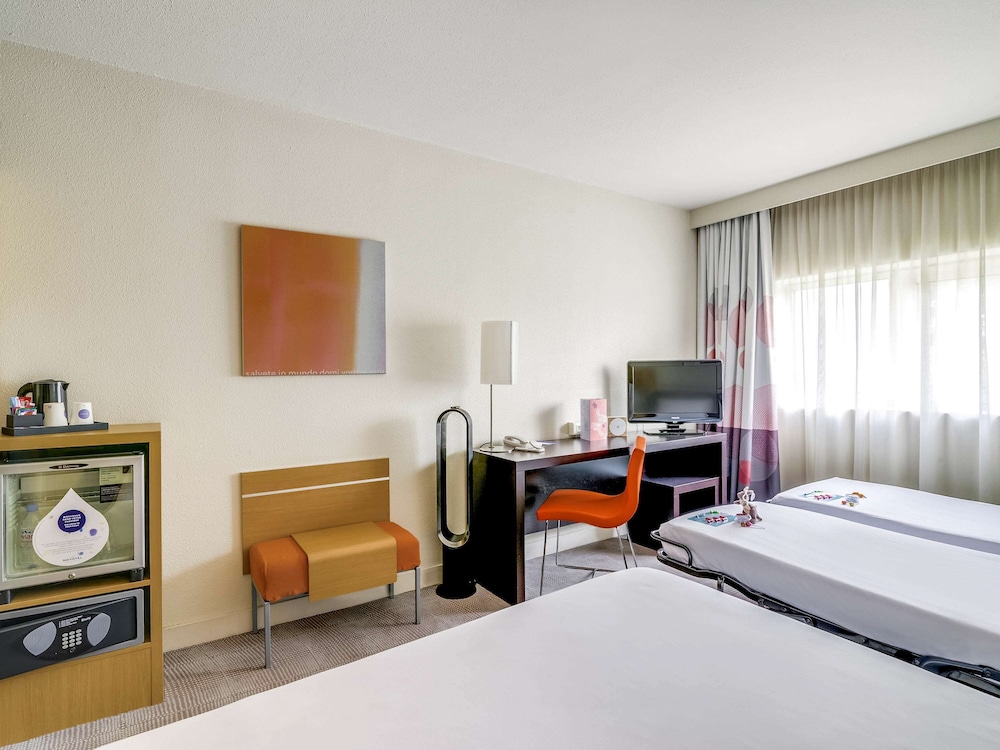 Family Room, Multiple Beds (Classic) - Photo 4