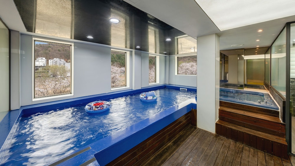 Basic Room, 1 Bedroom (Room A201 (Luxury Kids Pool Villa)) - Photo 10