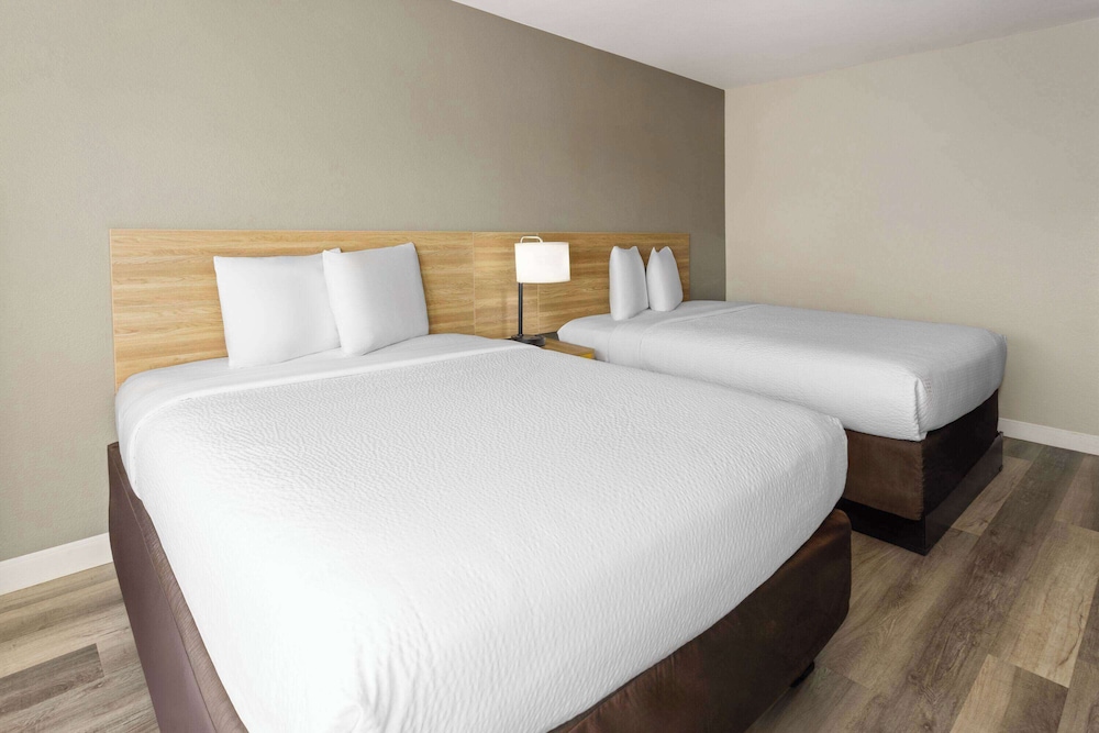 Room, 2 Queen Beds, Non Smoking - Photo 2
