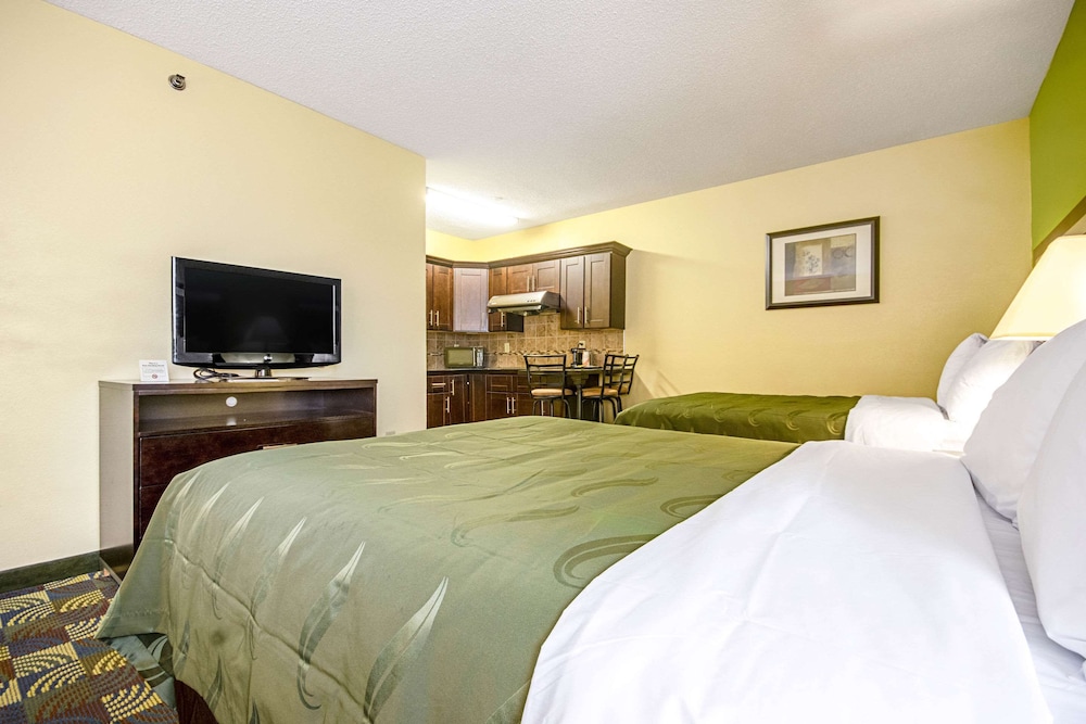 2 Double Beds with Sofabed, Efficiency, Nonsmoking - Photo 2