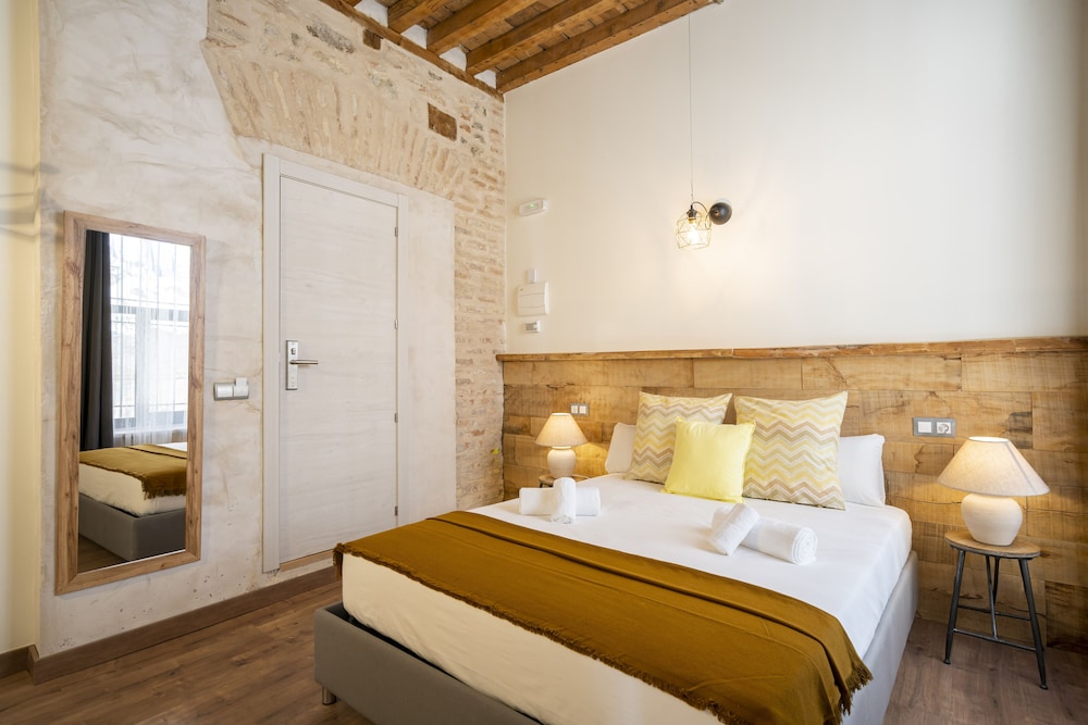 Classic Room - Photo 2