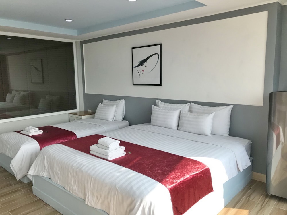 Executive Triple Room, Sea View thumbnail 6