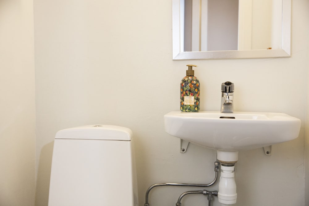 Twin Room (With shared shower) photo 3