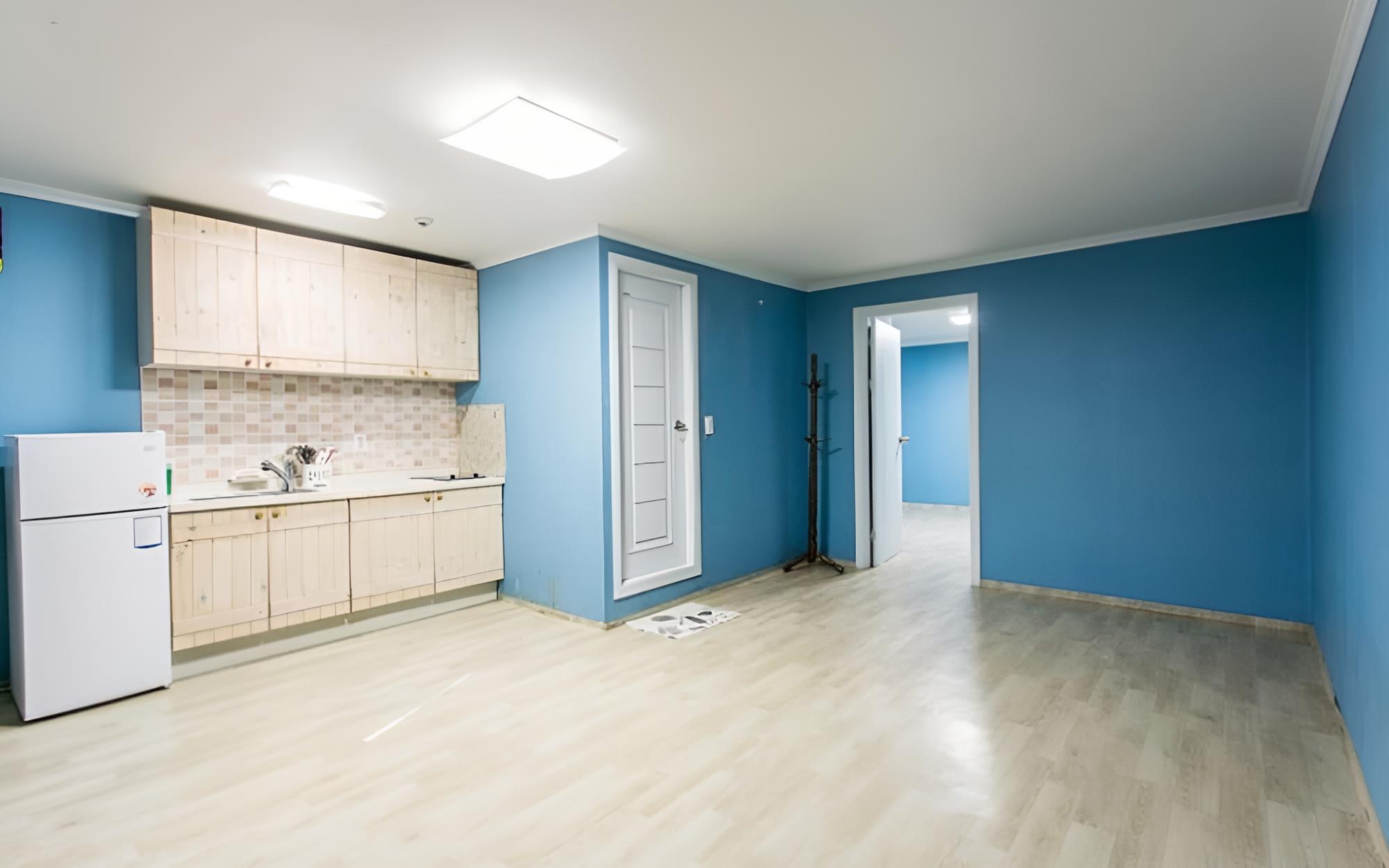 Room (Blueberry Smoothie (Group Room))