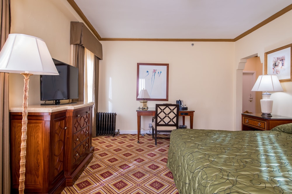 Room, 1 King Bed - Photo 3