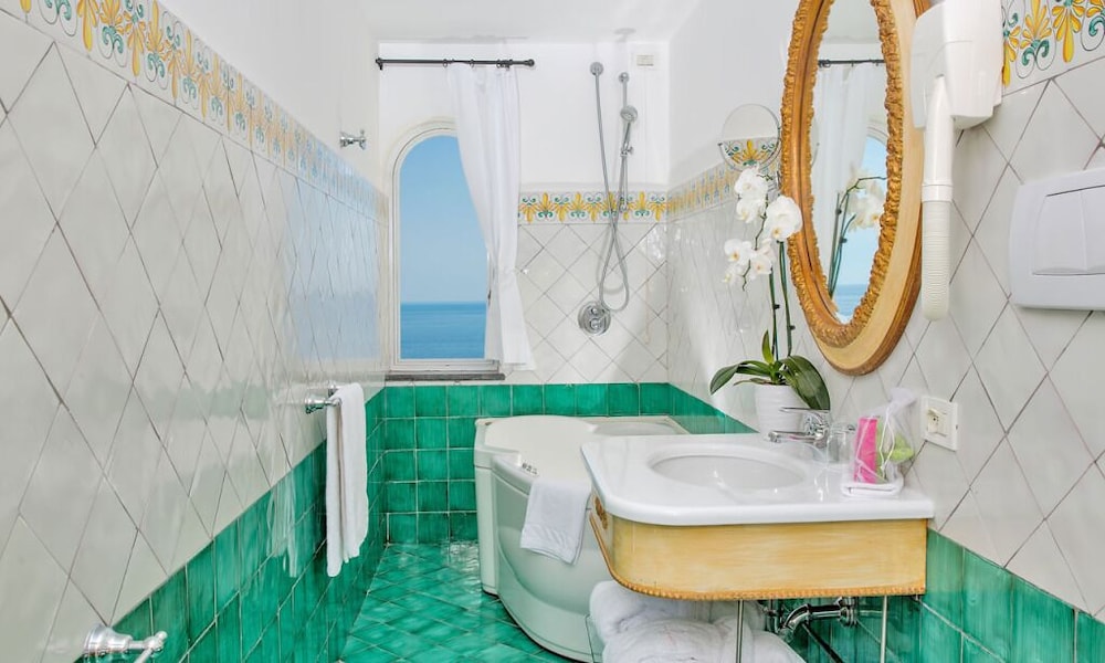 Classic Double Room, Balcony, Sea View - Photo 2